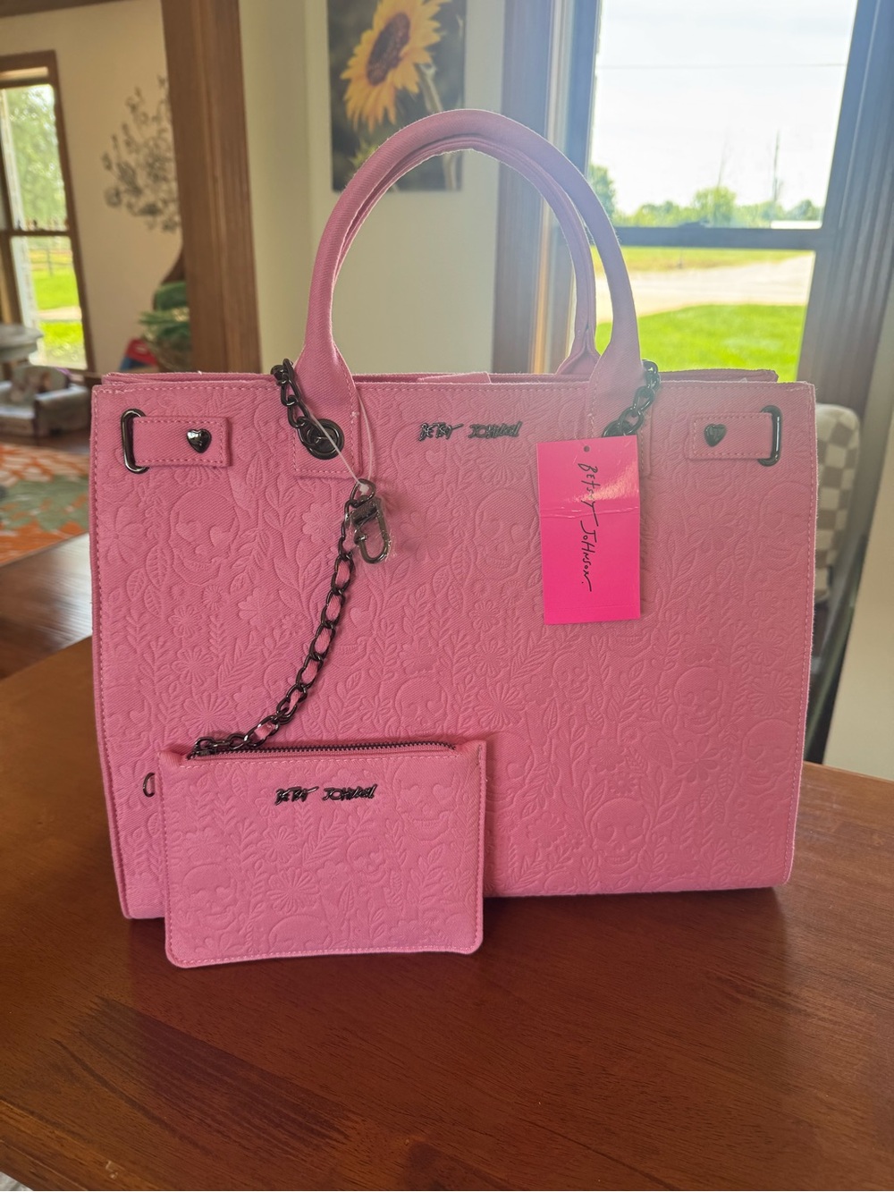 BETSEY JOHNSON PINK EMBOSSED SKULL & FLOWERS LARGE XOKIARA TOTE NEW